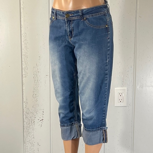*Cherokee  Women's Light Washed  Cuffed Jeans Capri Sz 12 - Picture 7 of 11